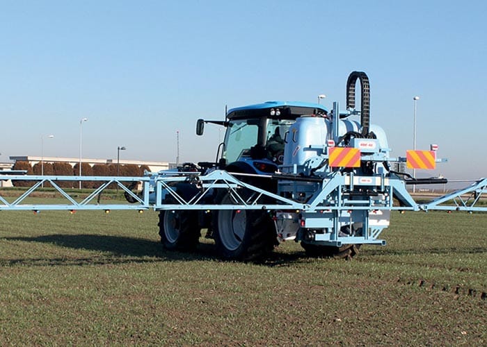 distribuzione-di-trattamenti-fitosanitari